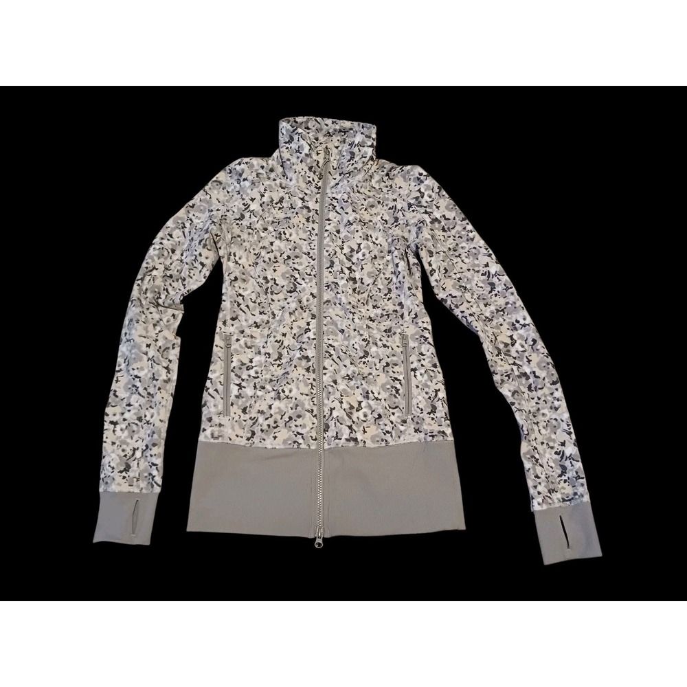 Lululemon After Asana  Not So Petite Fleur Silver Spoon‎ Sz 4 Grey Floral